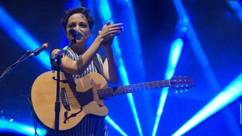 Lafourcade se reconstruye con Hasta la raíz