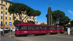 Roma pone en marcha el Archeotram: El nuevo tranvía turístico para recorrer la historia