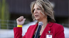 Panel del 6 de enero cita a 6 por plan de electores falsos