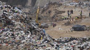 Guatemala: 24 desaparecidos en derrumbe de basurero