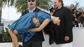 Baldwin muestra miserias y atractivos del cine en Seduced and Abandoned