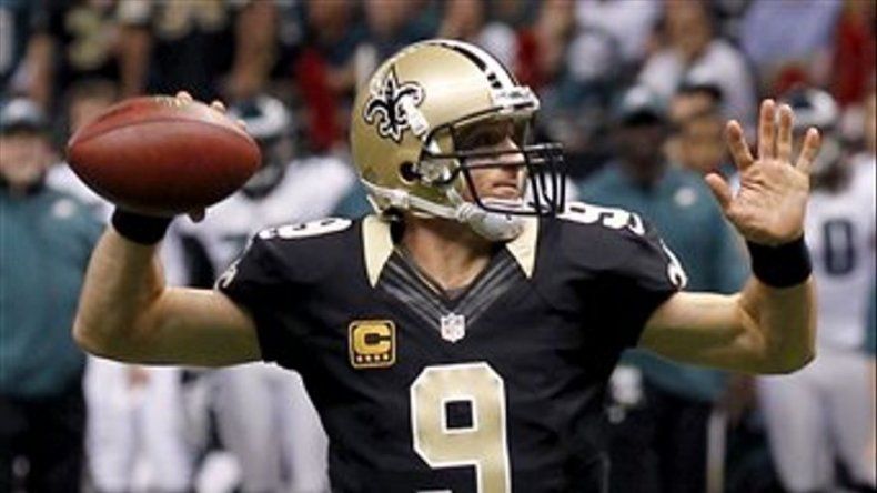 Saints gana a Eagles con intercepción de Robinson