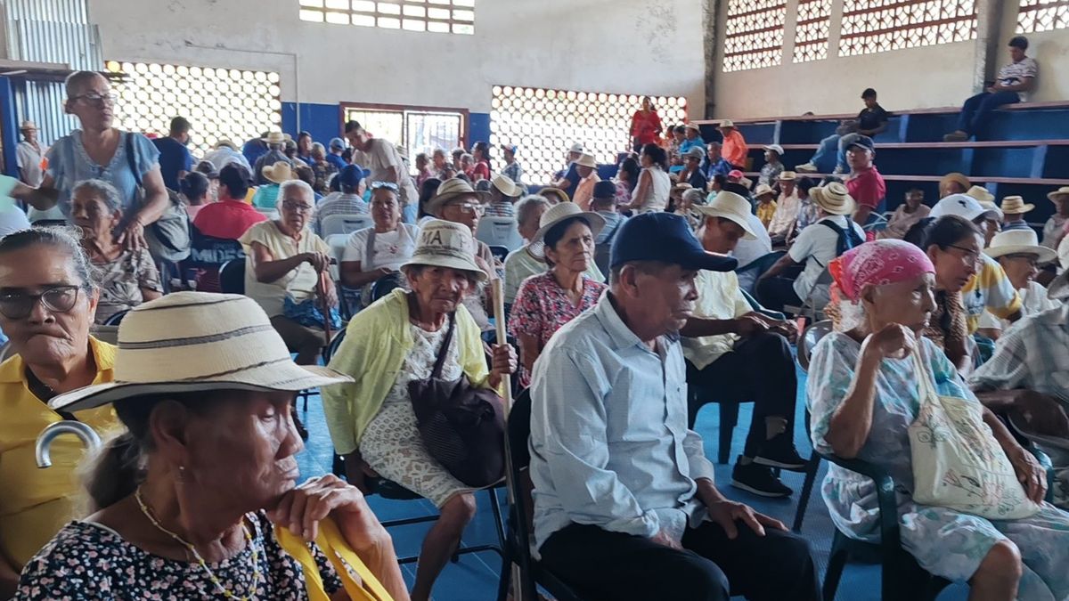 Beneficiarios del MIDES. Beneficiarios del MIDES.