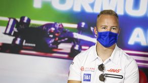 Fórmula 1: Haas rompe contrato con su piloto y patrocinador ruso
