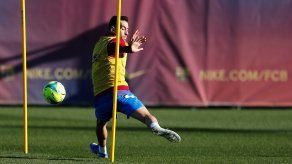 El centrocampista del FC Barcelona Sergio Busquets, durante la sesión de entrenamientos.