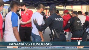 Fanáticos llegan temprano al Rommel Fernández; está activo el operativo de seguridad