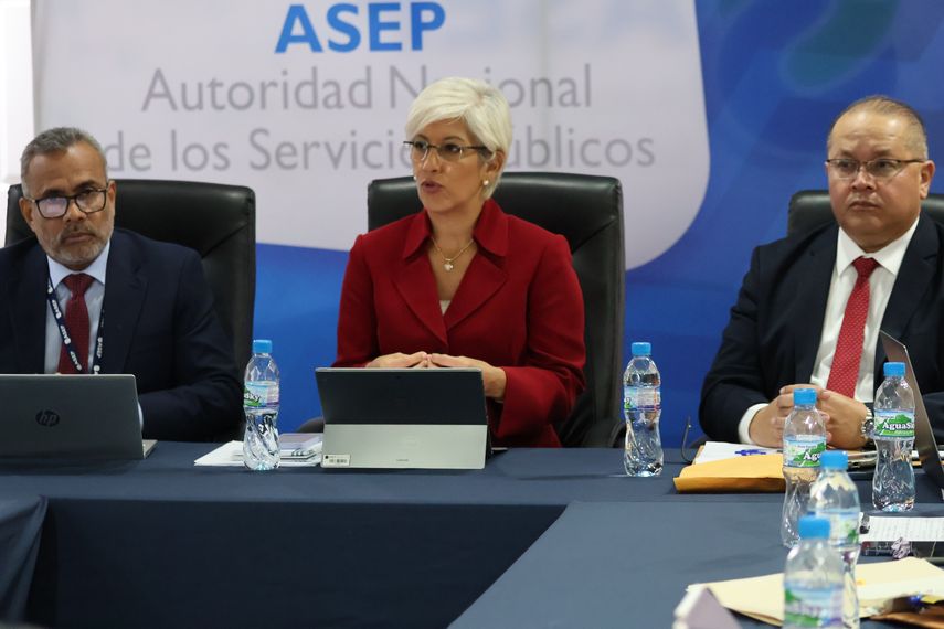 Administradora general de la Autoridad Nacional de los Servicios Públicos (ASEP)