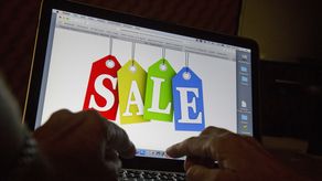 Las ventas por internet el viernes pasado, apodado “Black Friday” (“Viernes Negro”), ascendieron a 9.120 millones de dólares, un aumento de 2,3% respecto del año pasado, de acuerdo con Adobe.