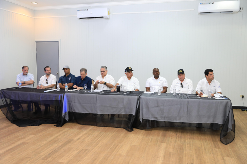 Presidente Mulino se reúne con autoridades de la provincia de Bocas del Toro.