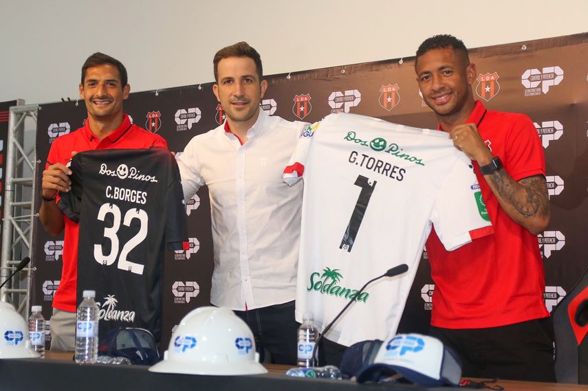 Gabriel Torres presentado oficialmente como jugador de LDA