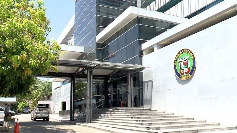 Gómez no ve fácil investigación sobre donaciones y contratos en la Asamblea