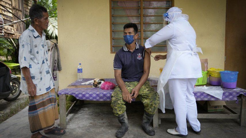 Malasia registró 18.688 casos nuevos del virus el domingo
