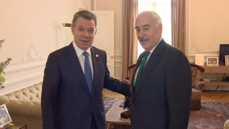 Santos y Uribe crean comisión con miras a rescatar acuerdo