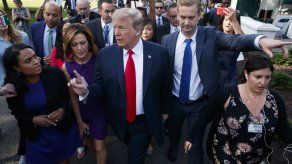 Trump achaca a rivales su política migratoria