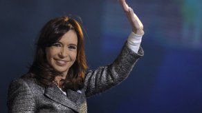 Fernández celebra fiesta patria y doce años del kirchnerismo con acto masivo