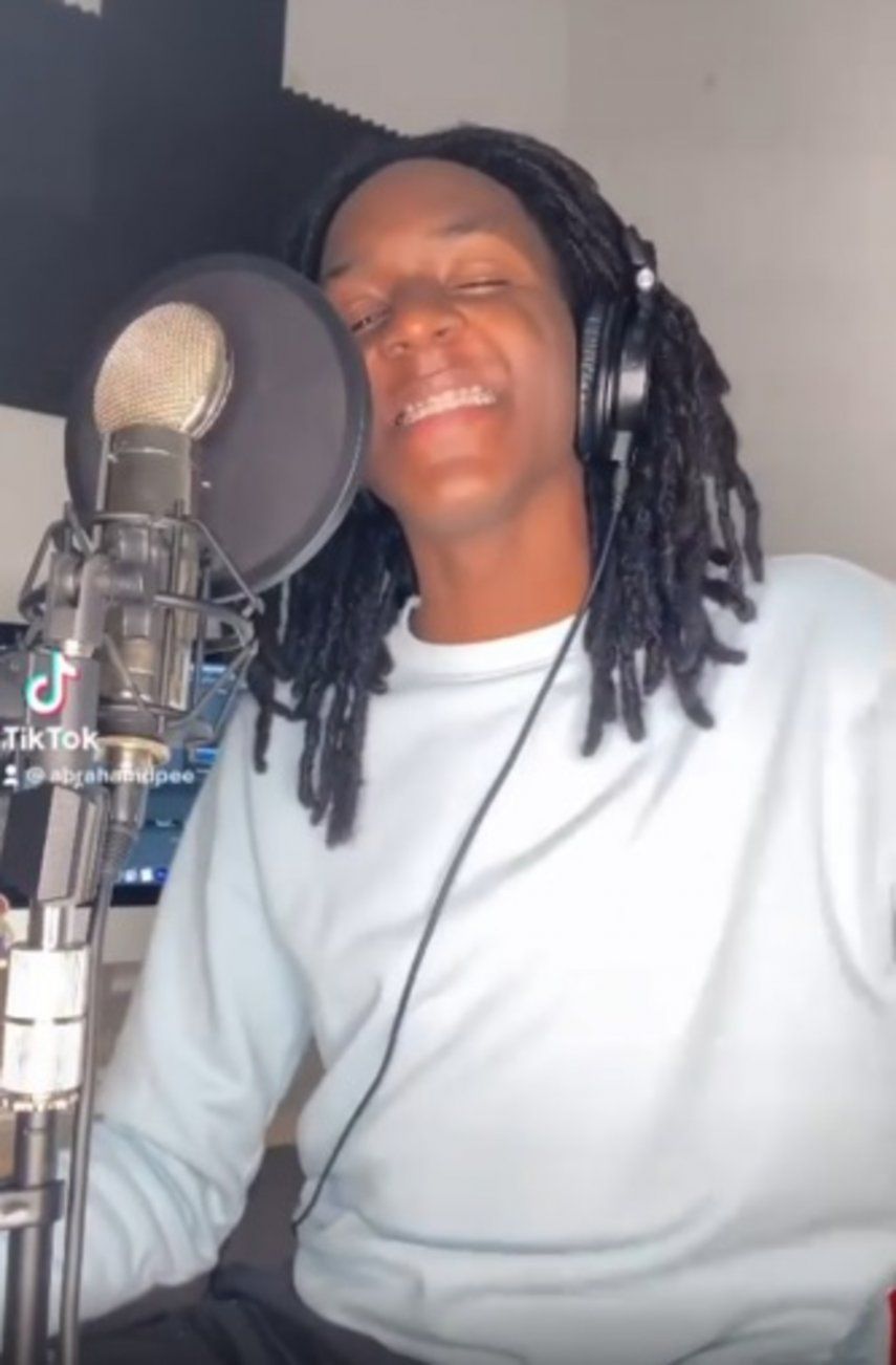 Abraham Pino ¿De Instagramer a cantante?