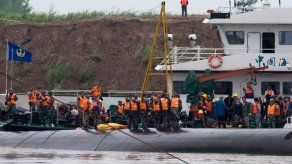 China intensifica tareas para dar con pasajeros naufragados