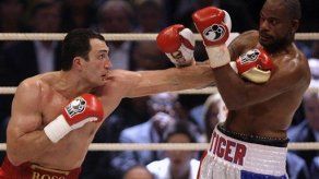 Klitschko noquea a Thompson y retiene campeonatos pesados