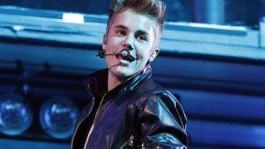 Justin Bieber reconoce a jóvenes voluntarios