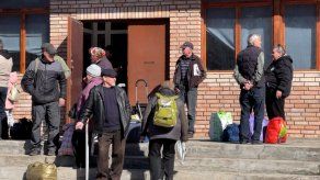 Evacuación de civiles en el este de Ucrania continúa