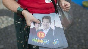 Piden pesquisa a hijo de Bolsonaro por palabras contra Corte