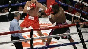Klitschko gana a Jennings y retiene títulos de los pesos pesados