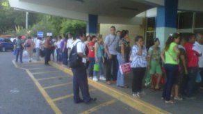 Familiares de pacientes de CSS molestos por restricción de visitas