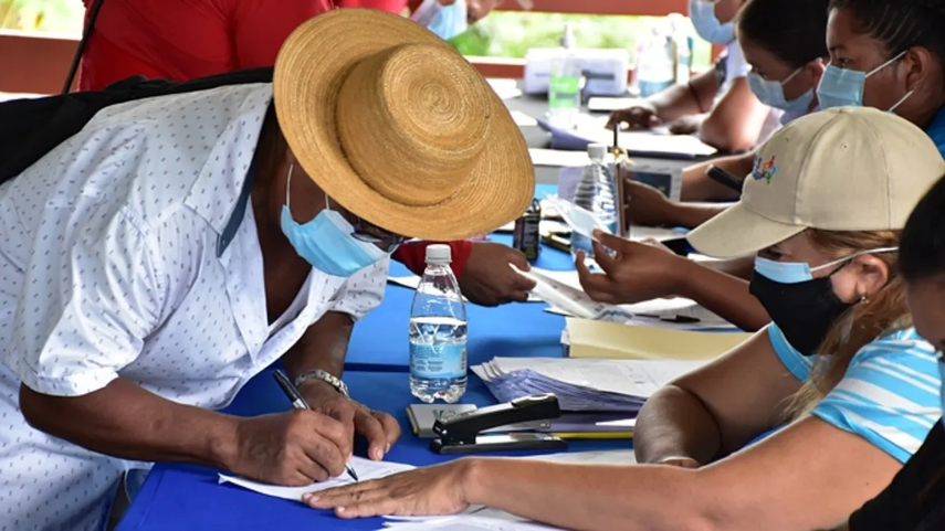 MIDES beneficiario cobrando&nbsp;