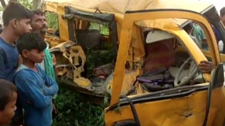13 niños muertos en accidente de transporte escolar en India