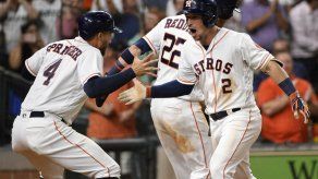 Bregman y White producen 4; Astros doblegan a Atléticos