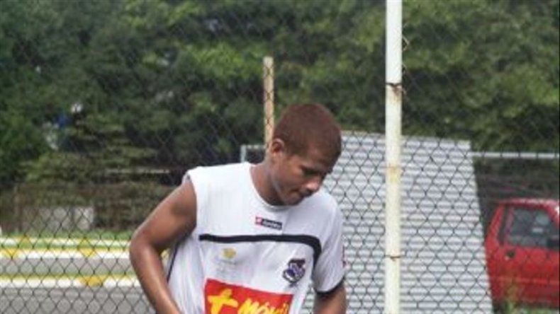 Defensa Roberto Chen, novedad en la preselección sub-20