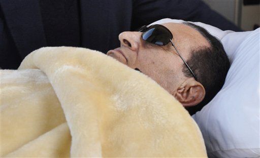 Funcionario: Se deteriora la salud de Mubarak en la cárcel