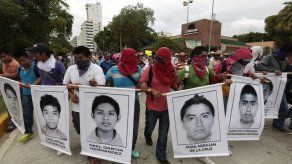 Siguen protestas violentas en México por desaparición estudiantes