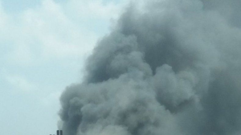 Bomberos controlan incendio registrado en puerto de Manzanillo