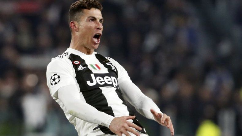 Cristiano Ronaldo multado 22.000 dólares por gesto obsceno