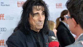Alice Cooper elogia a Shakira y Lady Gaga