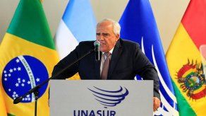 Samper pide más integración para enfrentar cambios en EEUU