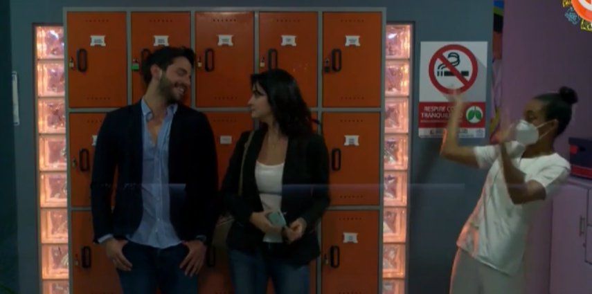 ENFERMERAS | María Clara le da una oportunidad a Carlos, quien le reafirma su amor