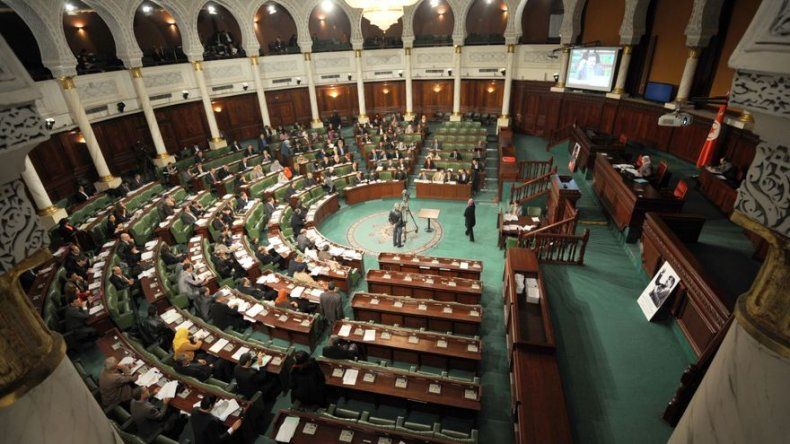 Constitución de Túnez consagrará igualdad entre hombres y mujeres