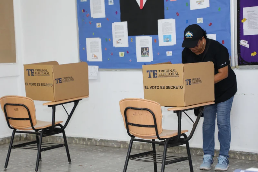 Tribunal Electoral anuncia veda elector por primarias de RM