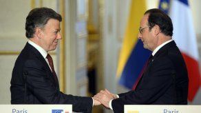 Hollande garantiza que Francia acudirá a la cita de la paz en Colombia