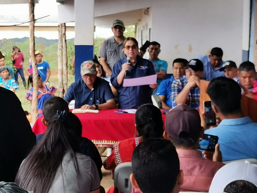 MEDUCA avanza en el traslado y armado de aulas modulares para escuela en la comarca MEDUCA avanza en el traslado y armado de aulas modulares para escuela en la comarca