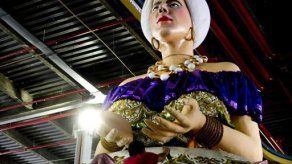 Las dos pasiones de musa de escuela de samba: el carnaval y un cerdo