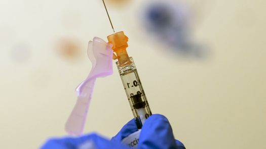Dosis de vacuna contra COVID-19 de Pfizer.