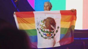 Christian Chávez es criticado por promover el movimiento LGBT+