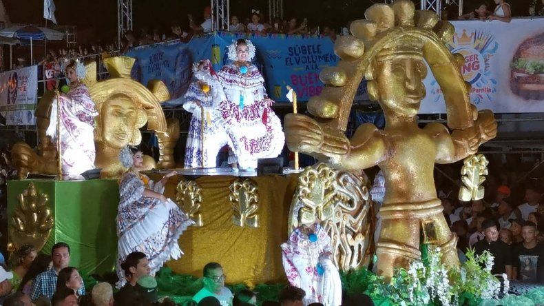 Domingo típico en el Carnaval de Chitré 2020