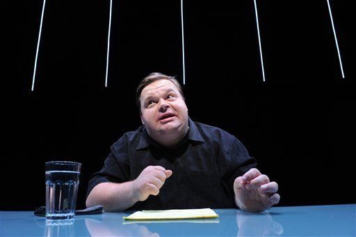 Actor se defiende tras escándalo por monólogo sobre Apple