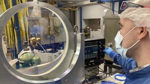 ZEUS supone una actualización del láser de 0,5 petawatts de la Universidad de Michigan, conocido como HERCULES.