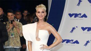 Detienen a un acosador de Katy Perry tras intentar colarse en su camerino