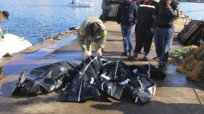 Mueren al menos 21 migrantes en aguas de Grecia